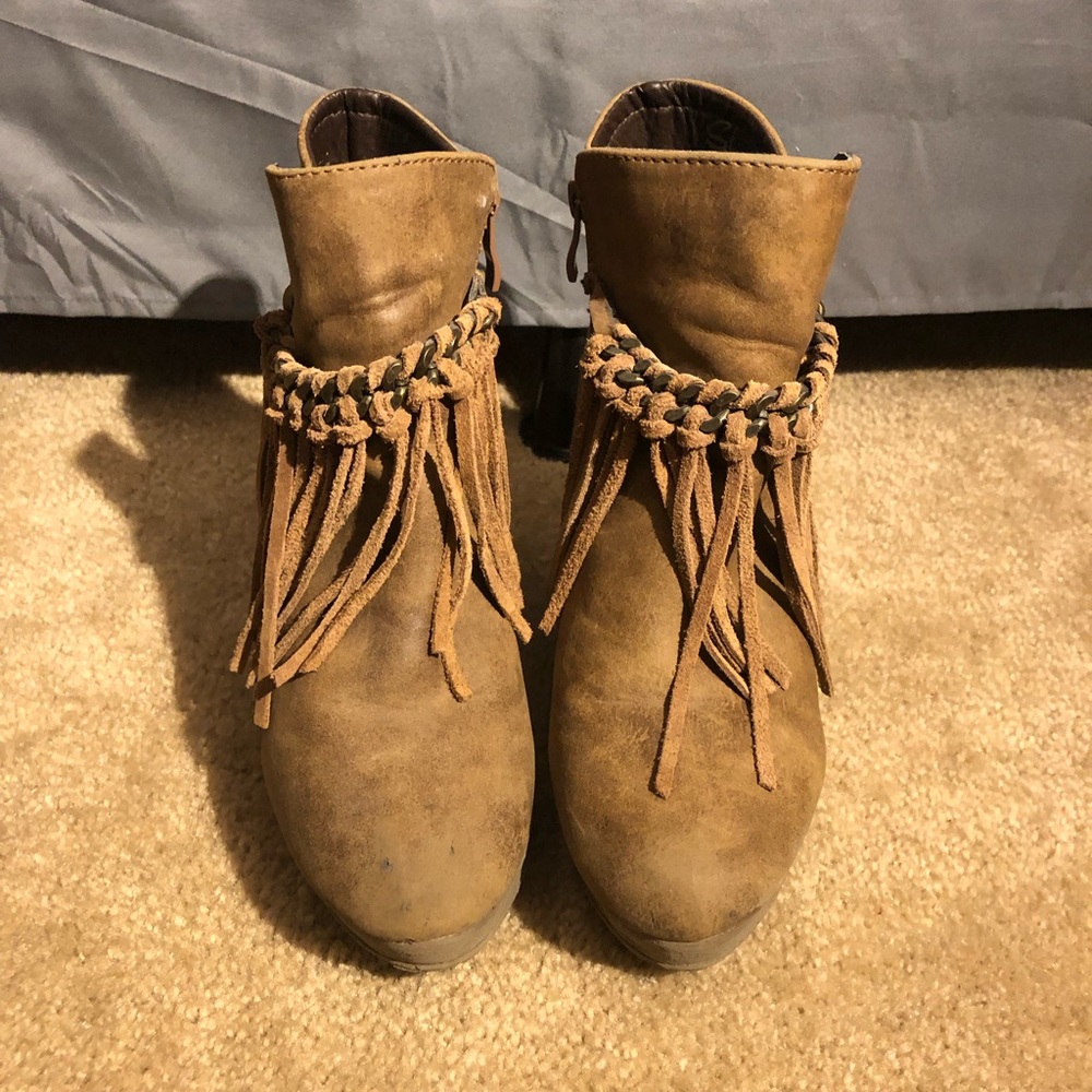 Snicks Fringe Ankle Boots